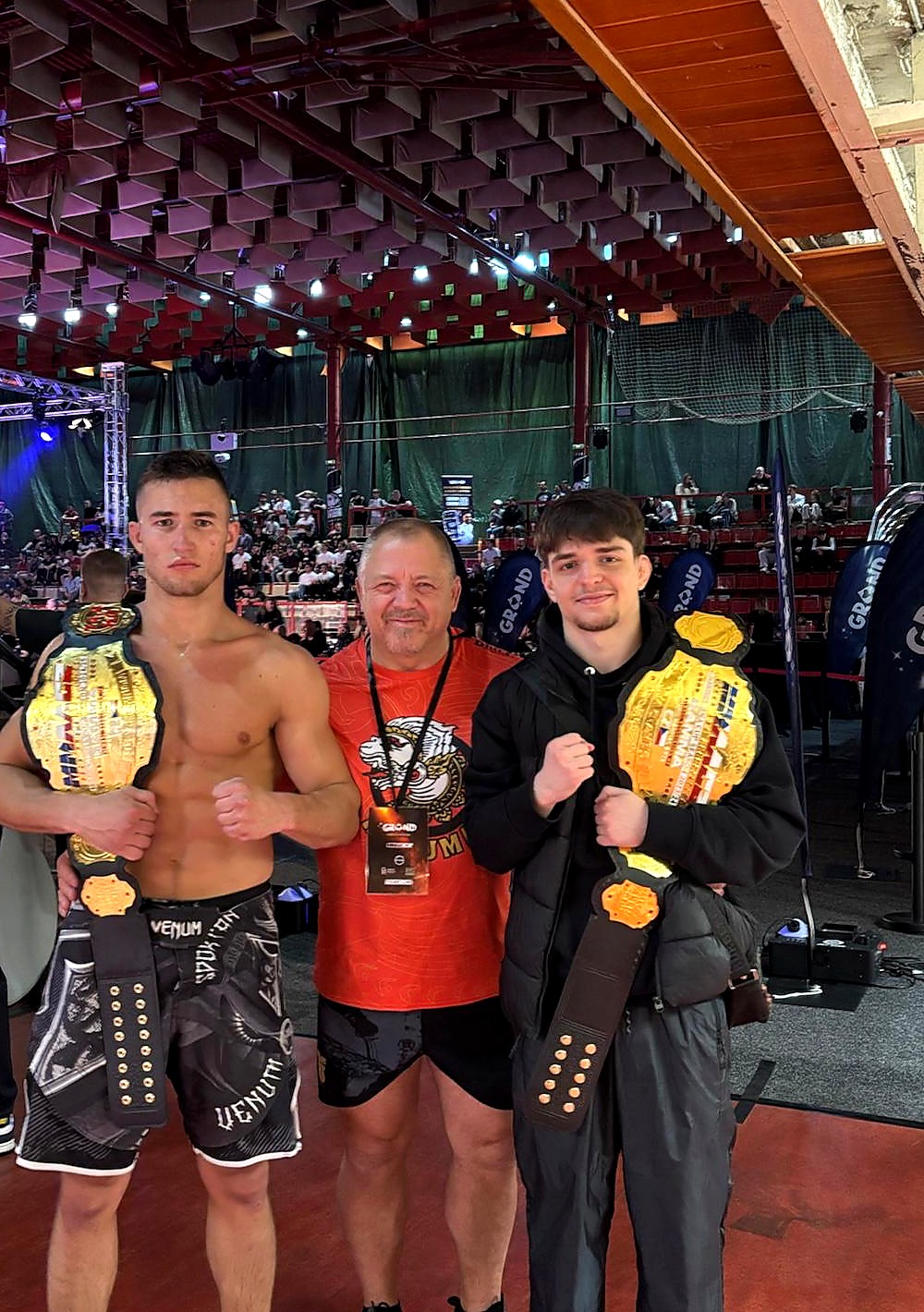 Současní šampioni a pásy