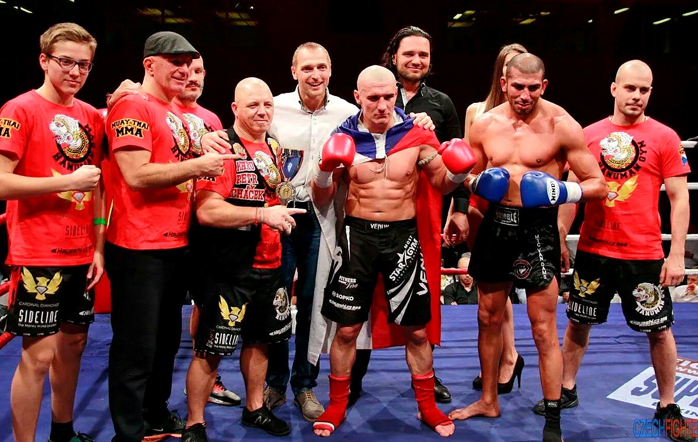 Petr Macháček se šampiony